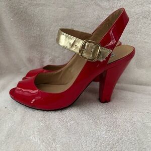 🩷Vintage🩷 Steve Madden Red and Gold Open Toe Ankle Strap Heels